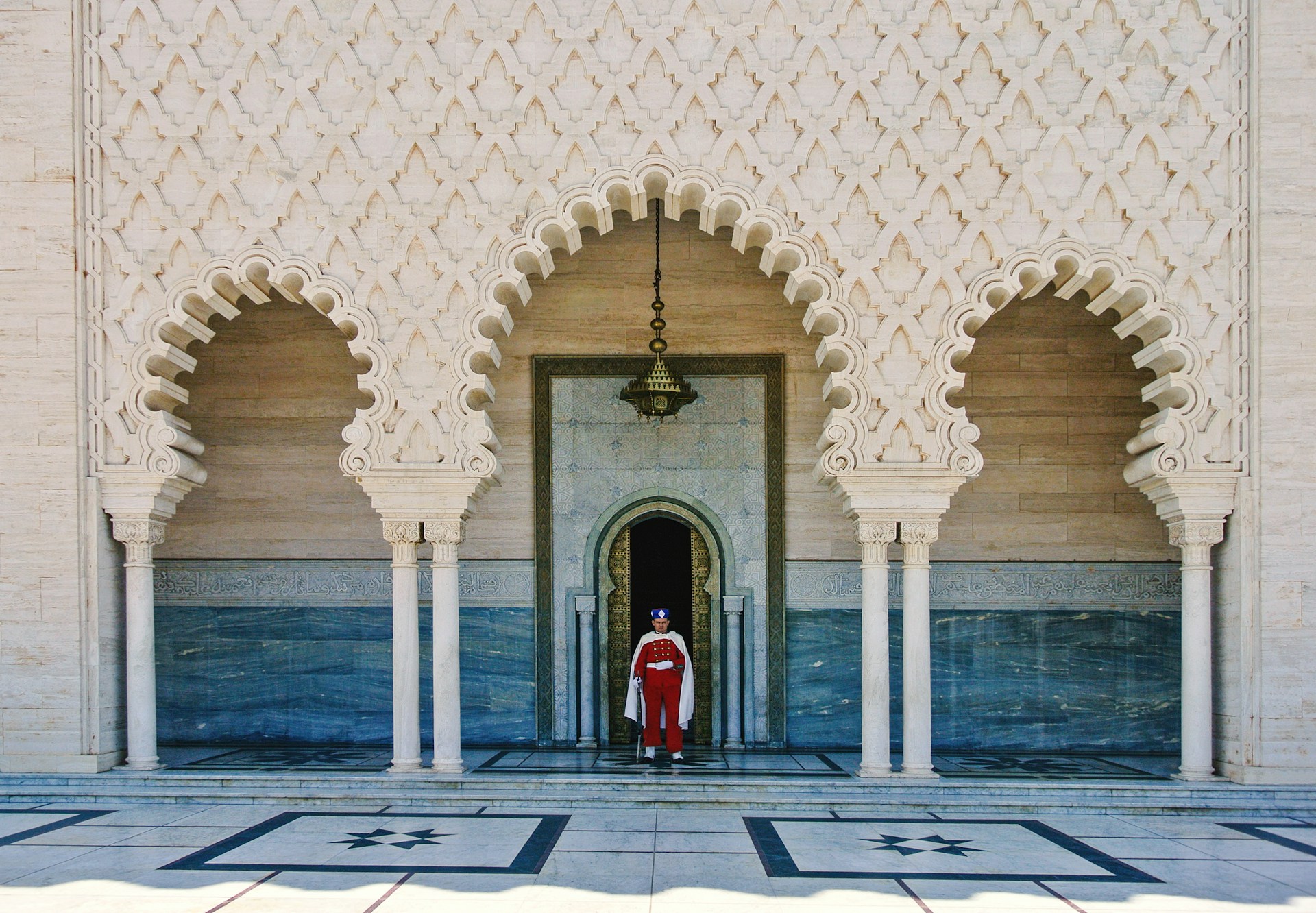 Moroccan King Receives Central Bank Governor’s report on economic situation